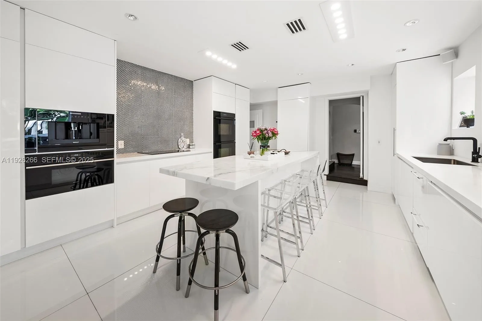 Miami Beach, Florida 33140, United States, 5 Bedrooms Bedrooms, ,7 BathroomsBathrooms,Residential,Active,255567