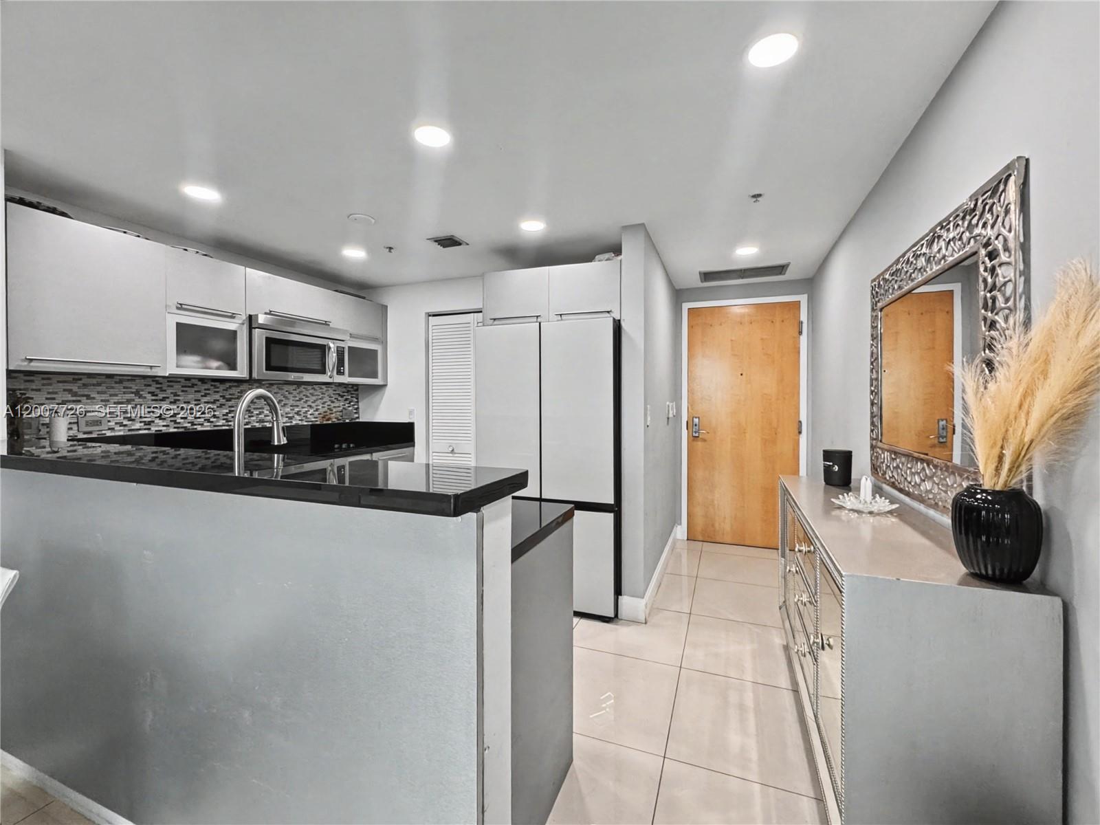253 NE 2nd St 1003