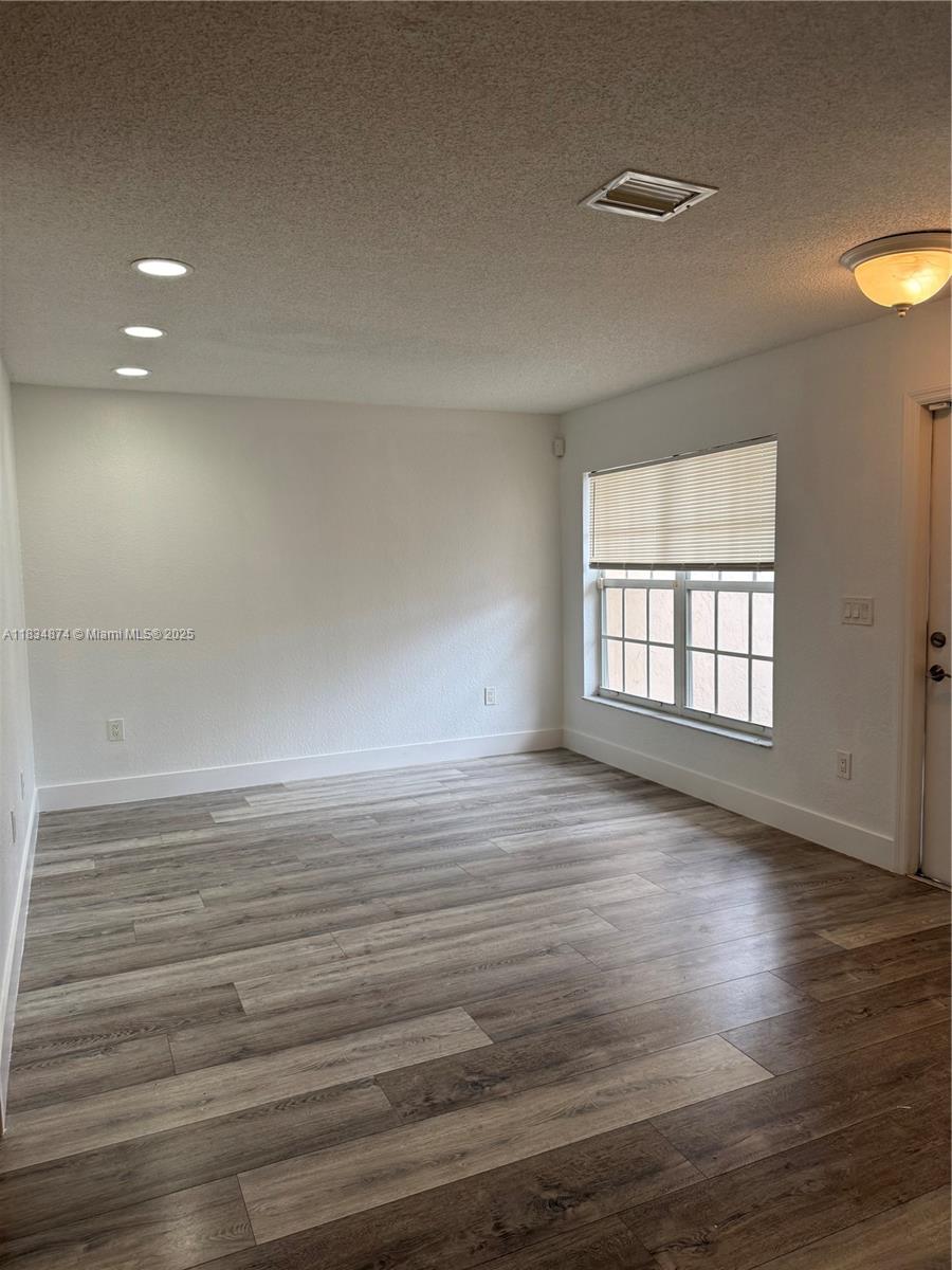 8992 NW 53rd St 8922