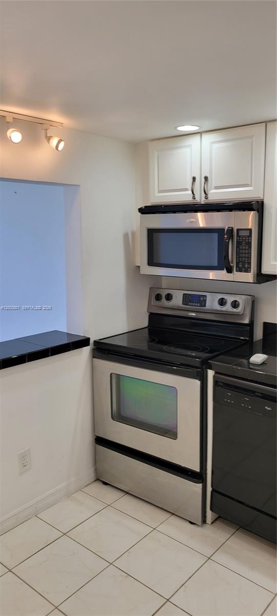 SAILBOAT CAY CONDO - Residential