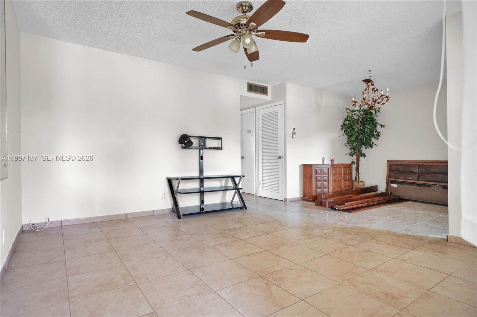 BEVERLY HILLS CONDO NUMBE - Residential