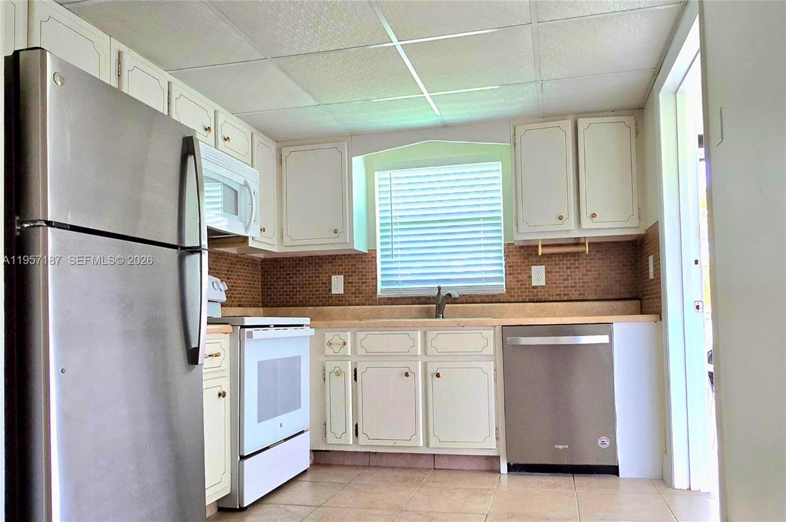 BEVERLY HILLS CONDO NUMBE - Residential