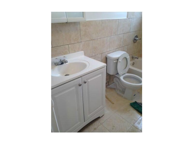 HOLLYWOOD ENTRADA AMENDED - Residential Lease