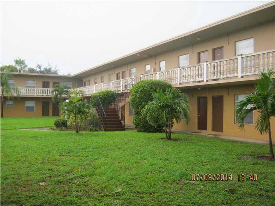 REMODELED 1BED/1BATH APARTMENT FOR RENT!! NEW FLOOR, NEW KITCHEN, NEW BATHROOM.