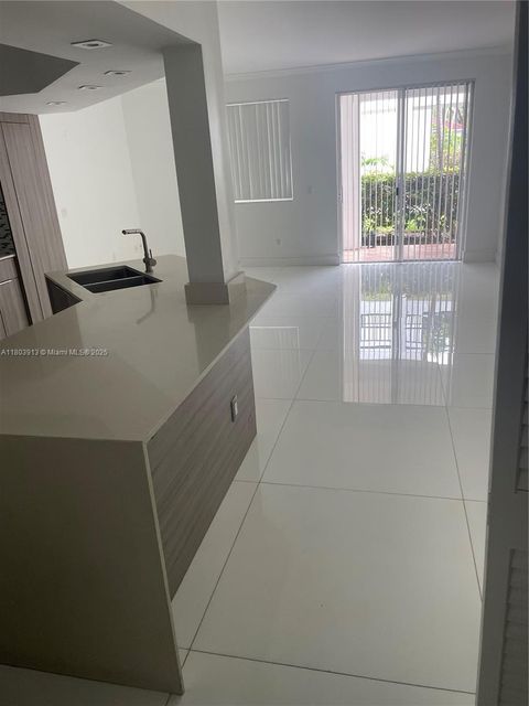 3155 NE 184th St 8105 Aventura FL 33160
