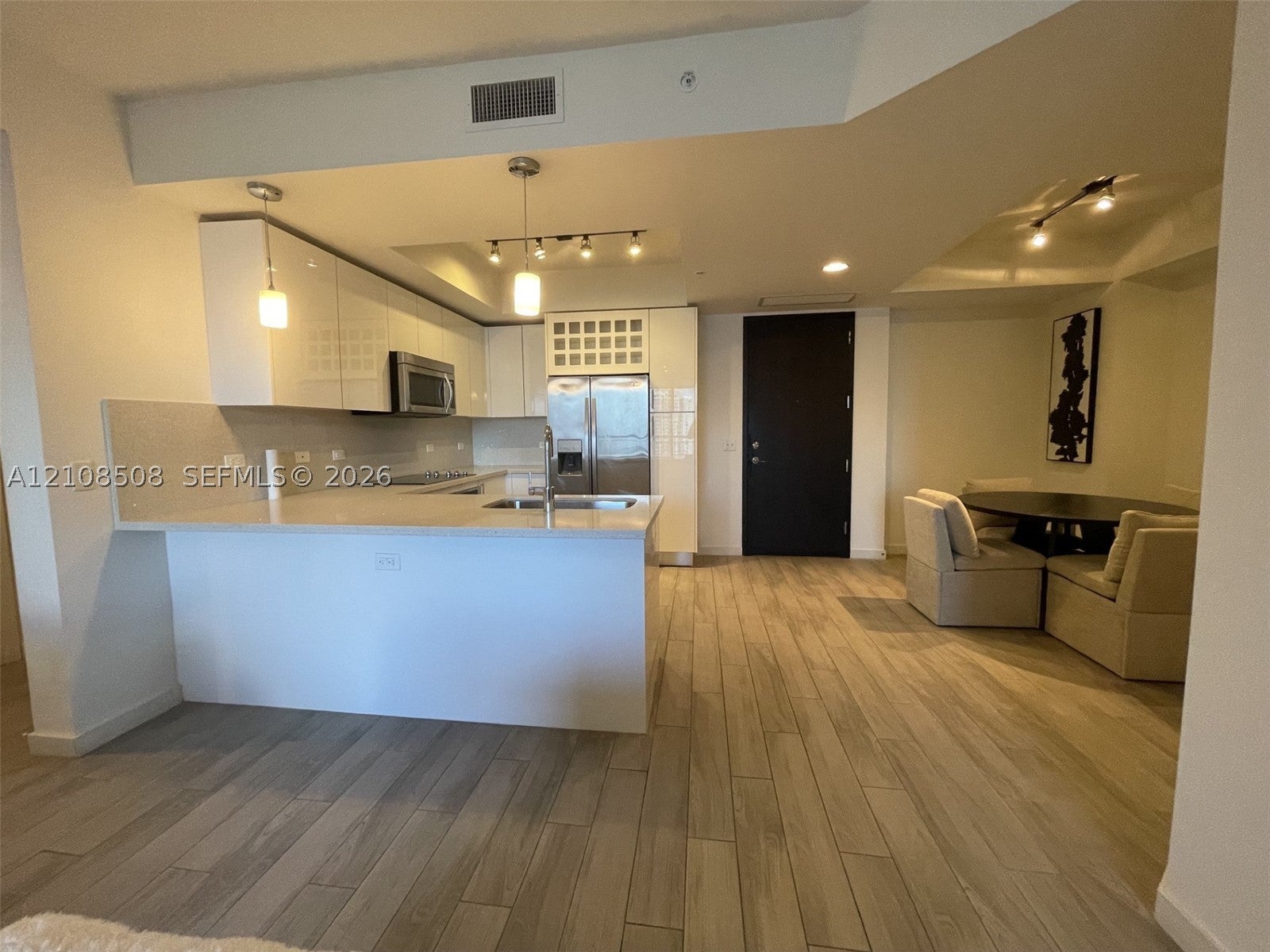 999 SW 1st Ave 3207