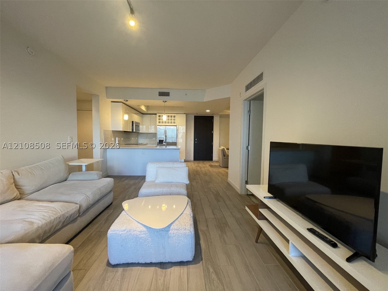 999 SW 1st Ave 3207
