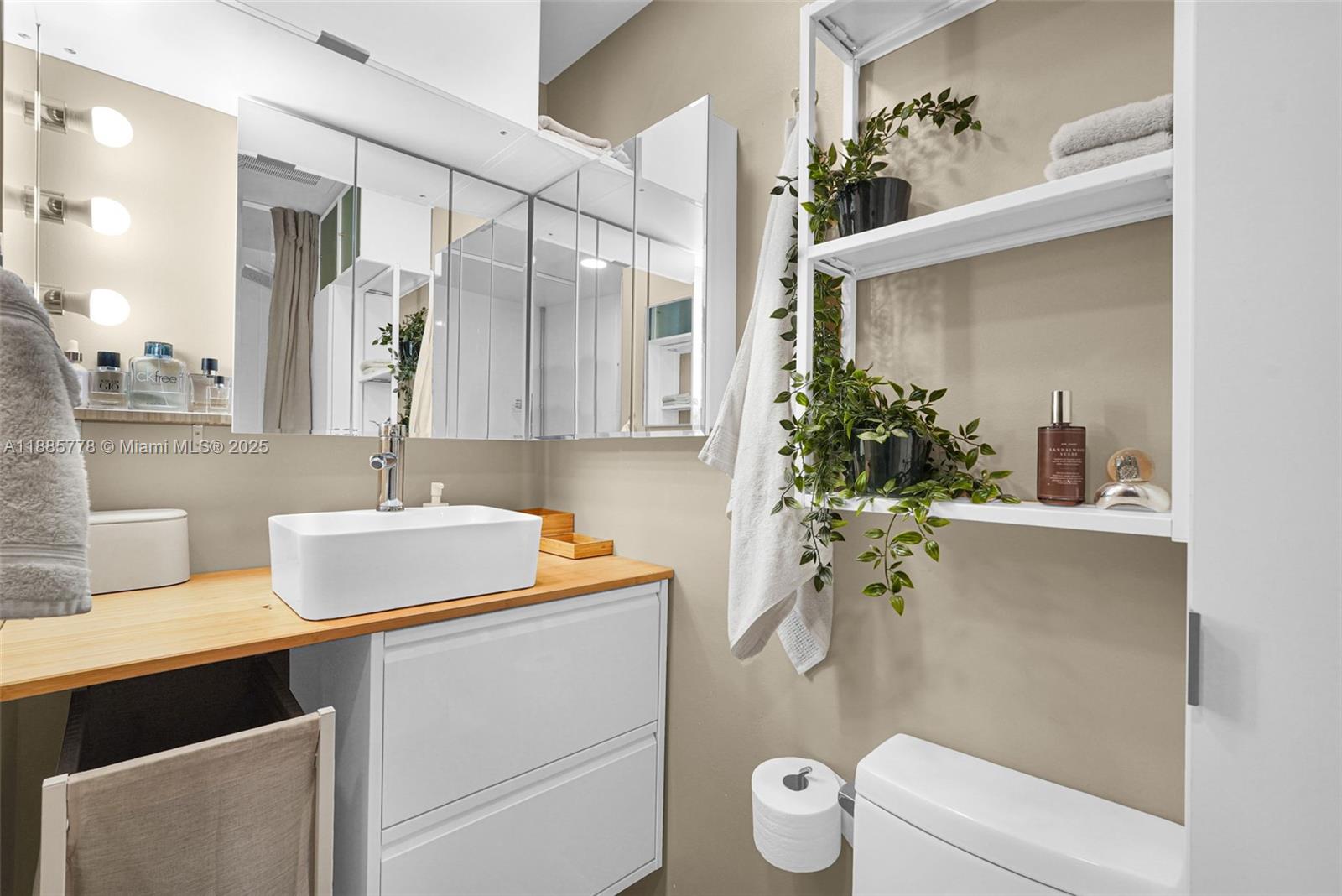 OPERA TOWER CONDO - Residential