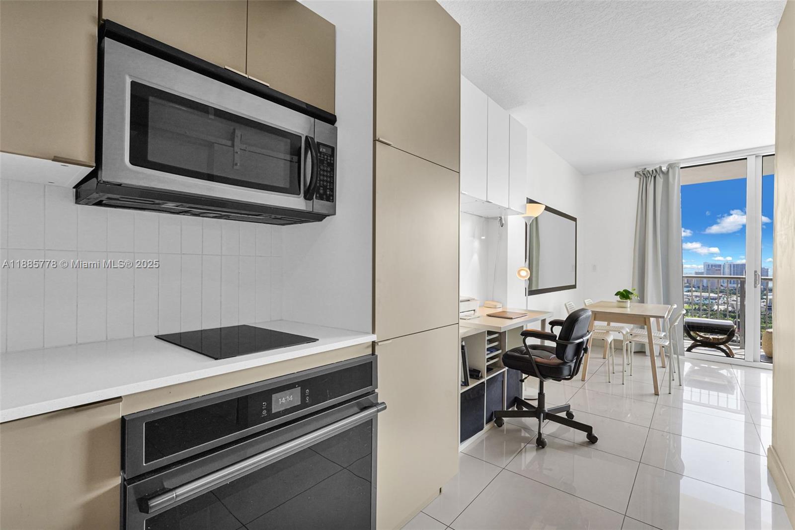 OPERA TOWER CONDO - Residential