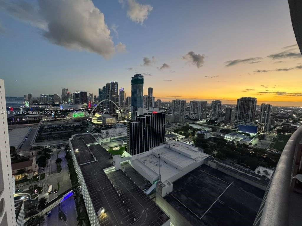 OPERA TOWER CONDO - Residential