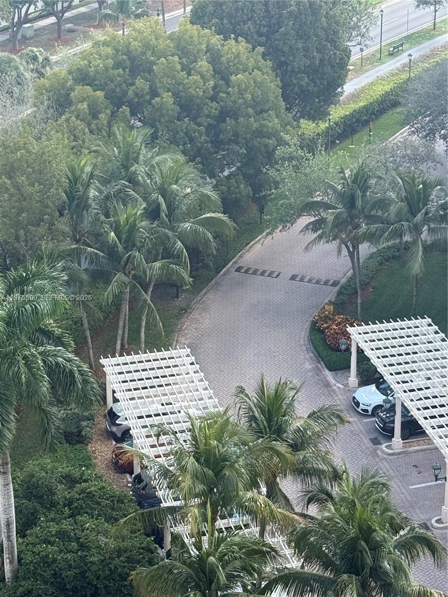 TURNBERRY VLG NO TOWER CO - Residential Lease