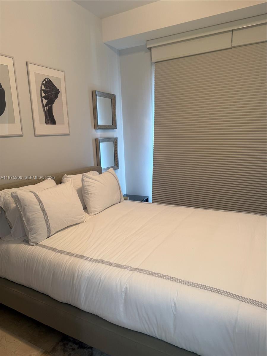 TURNBERRY VLG NO TOWER CO - Residential Lease