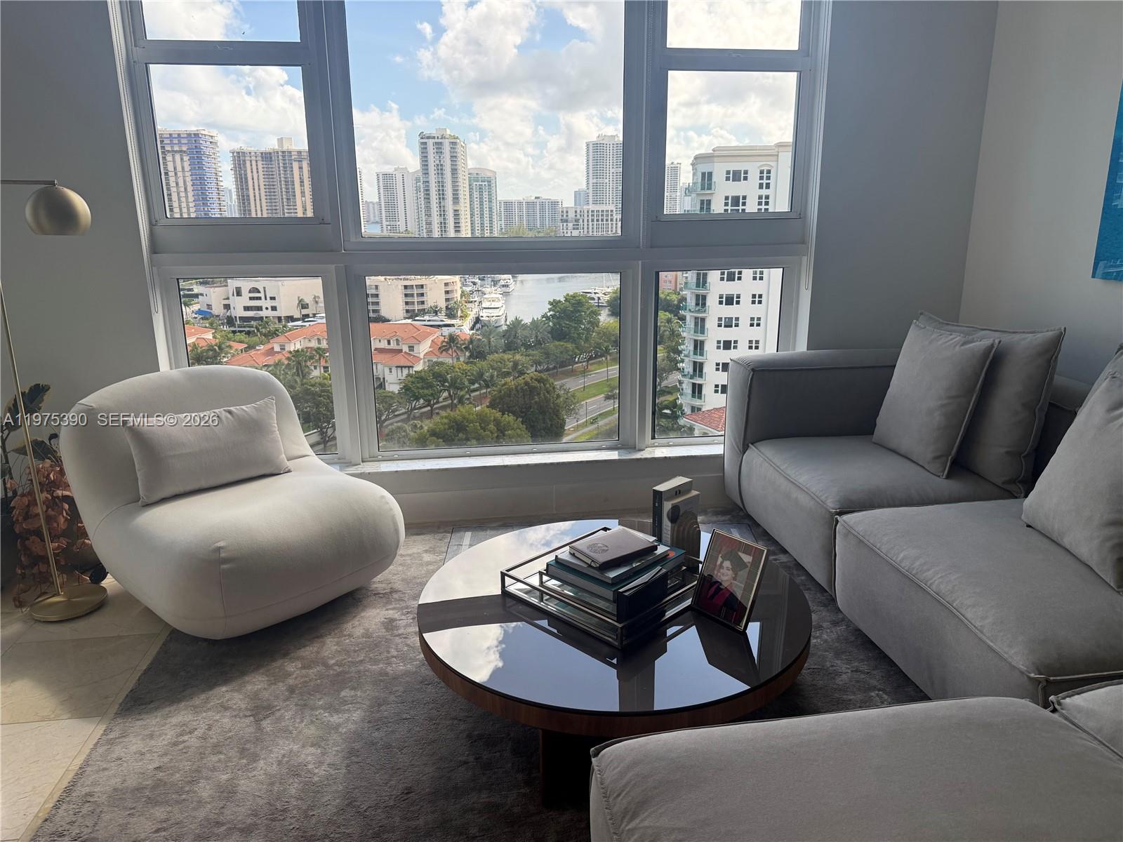 TURNBERRY VLG NO TOWER CO - Residential Lease