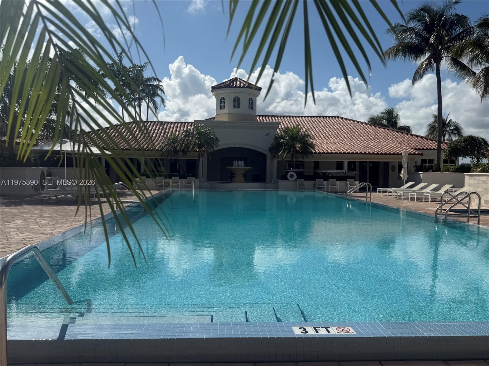 TURNBERRY VLG NO TOWER CO - Residential Lease