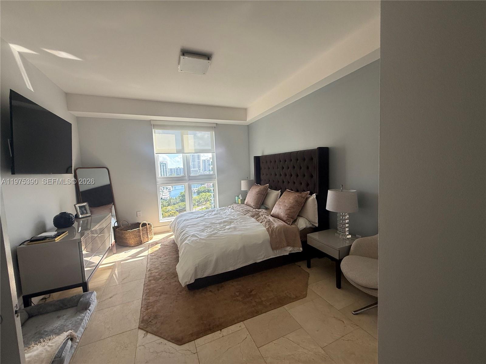 TURNBERRY VLG NO TOWER CO - Residential Lease