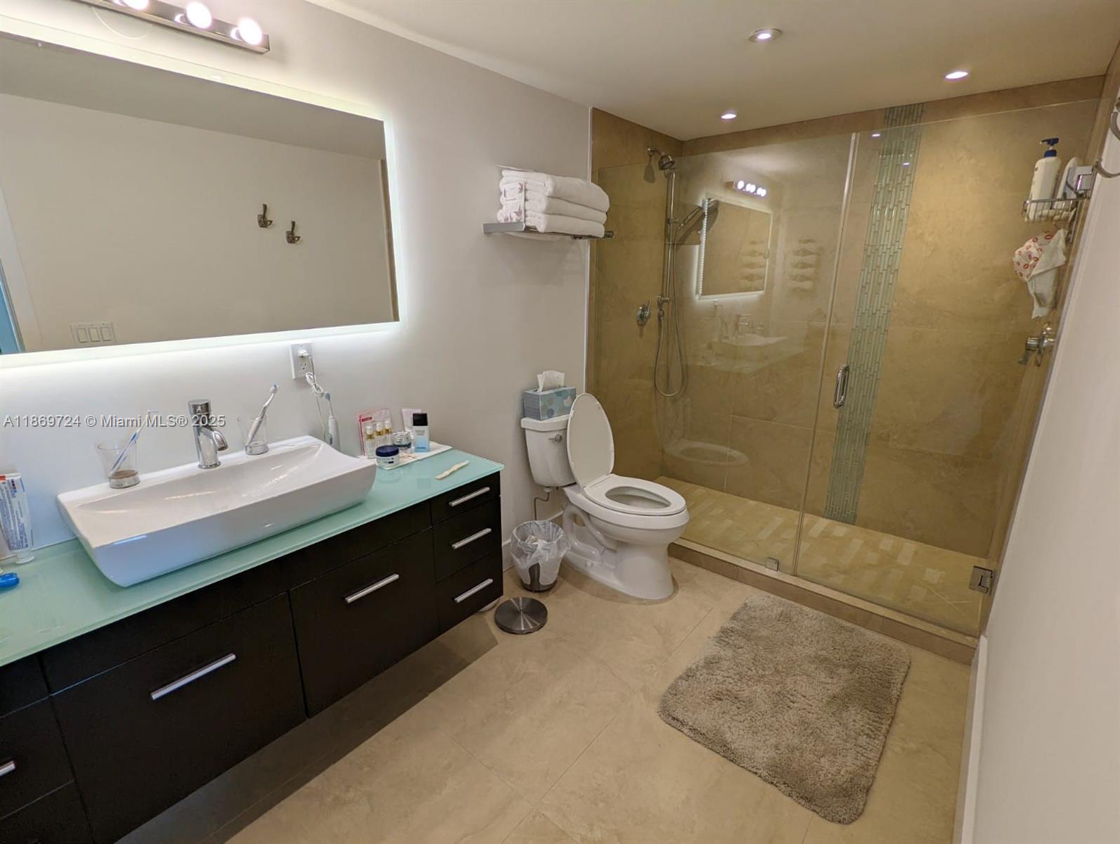 MANATEE CONDO - Residential Lease