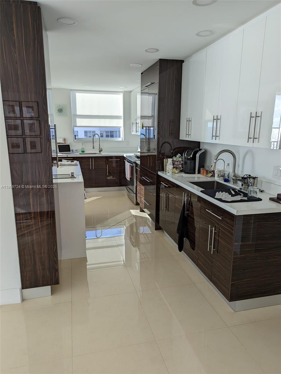 MANATEE CONDO - Residential Lease