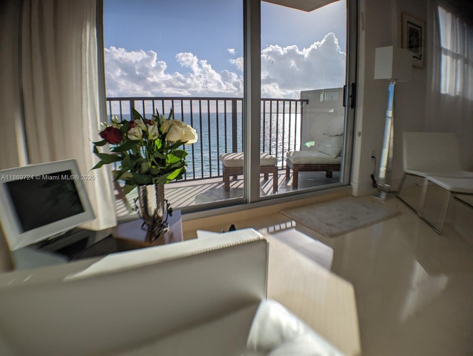 MANATEE CONDO - Residential Lease