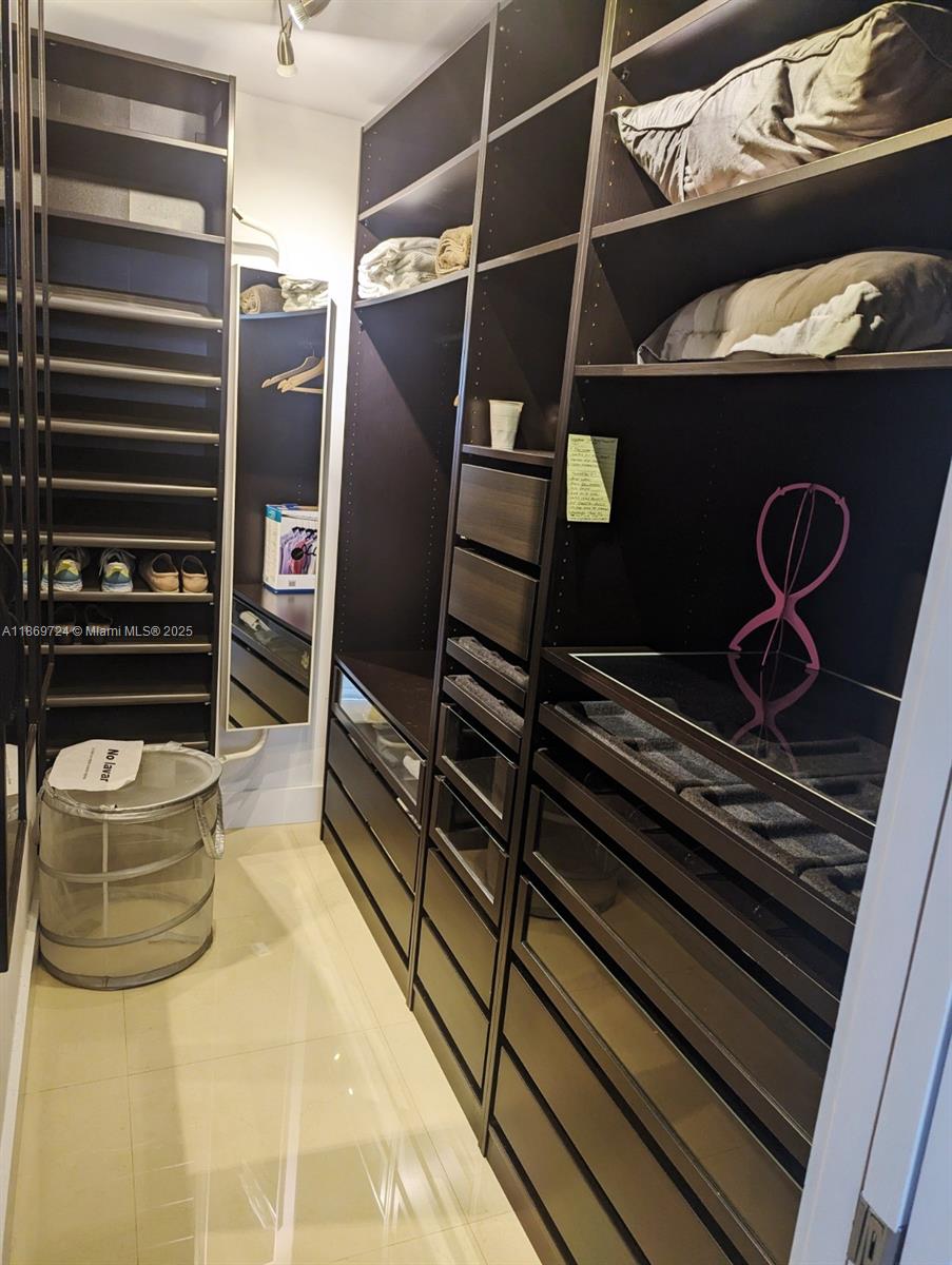 MANATEE CONDO - Residential Lease