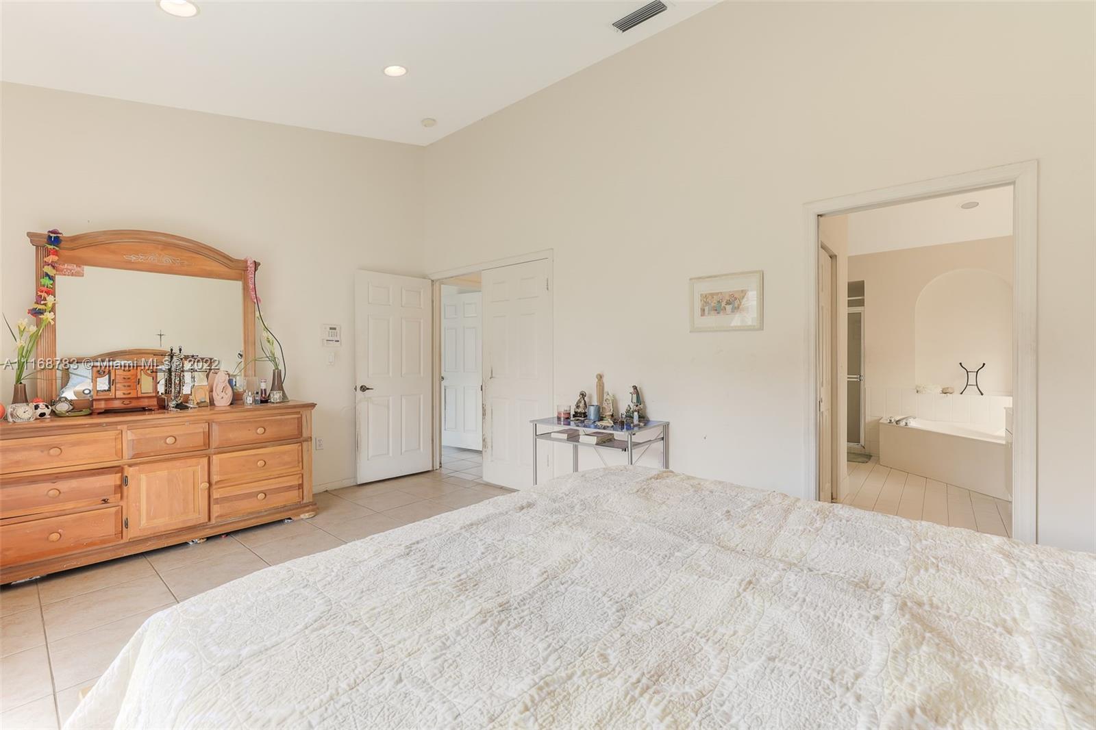 REVISED PLAT OF HAMMOCKS - Residential