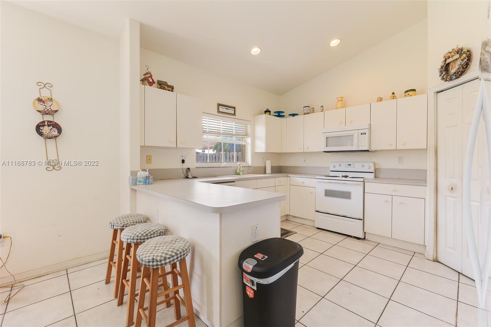 REVISED PLAT OF HAMMOCKS - Residential