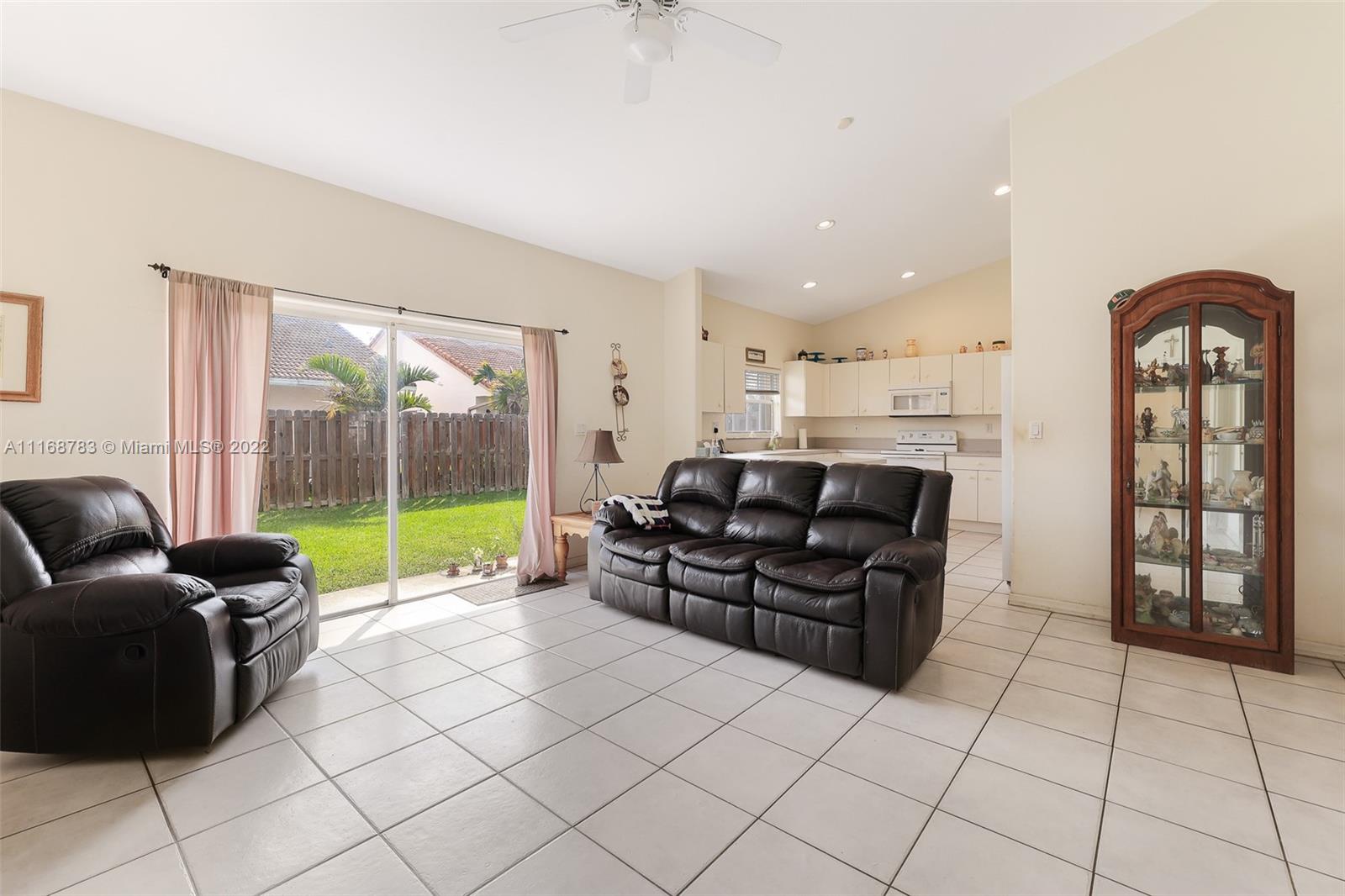 REVISED PLAT OF HAMMOCKS - Residential