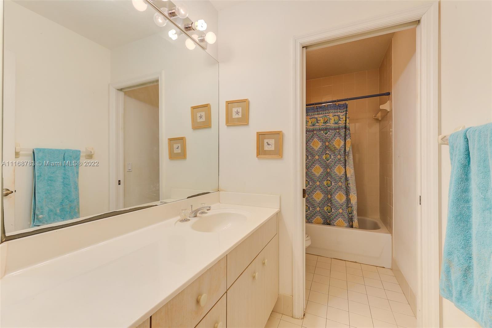 REVISED PLAT OF HAMMOCKS - Residential