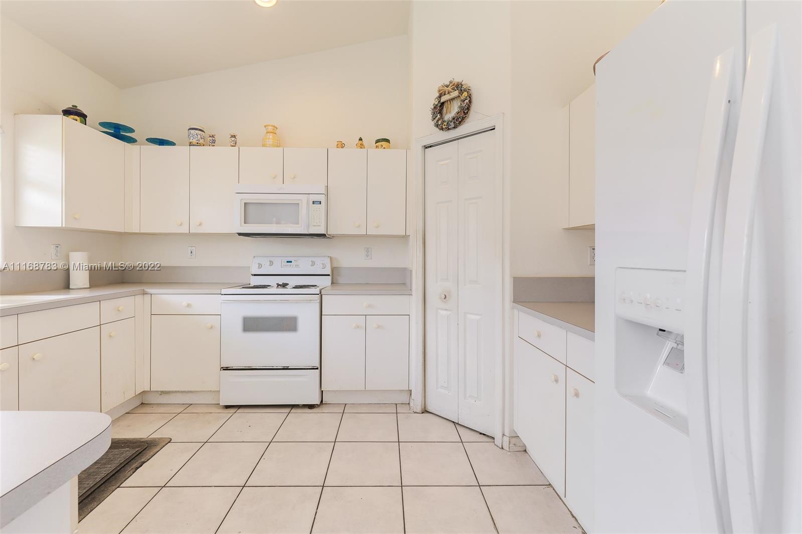 REVISED PLAT OF HAMMOCKS - Residential