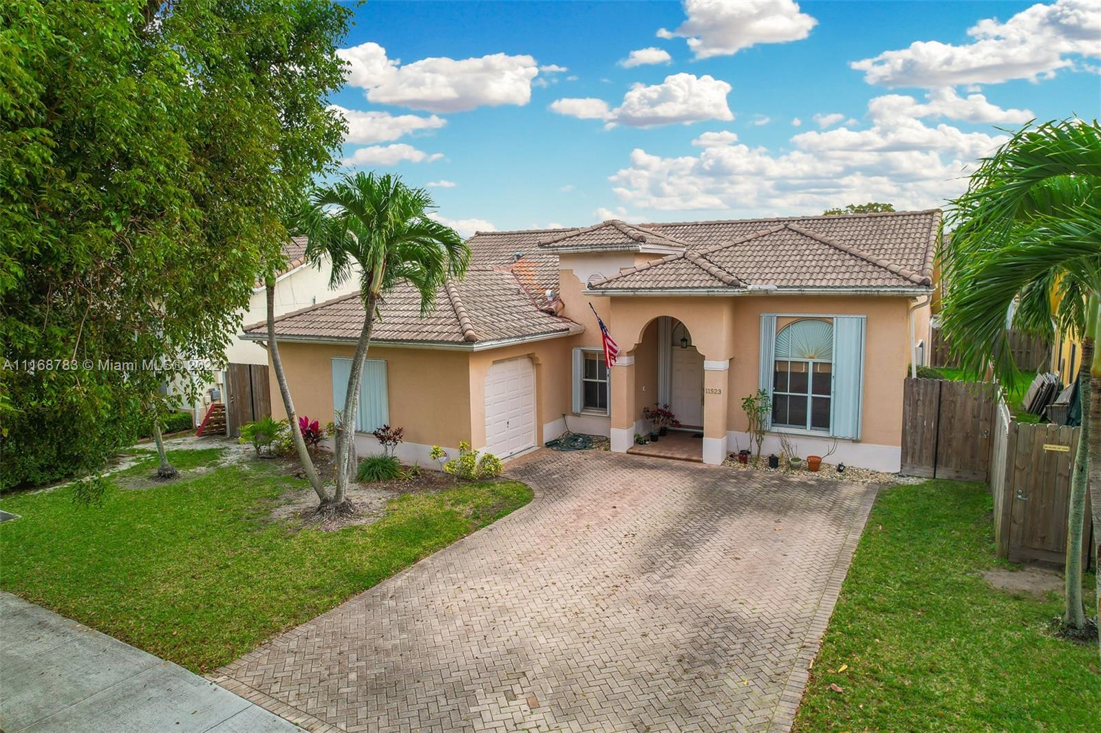 REVISED PLAT OF HAMMOCKS - Residential