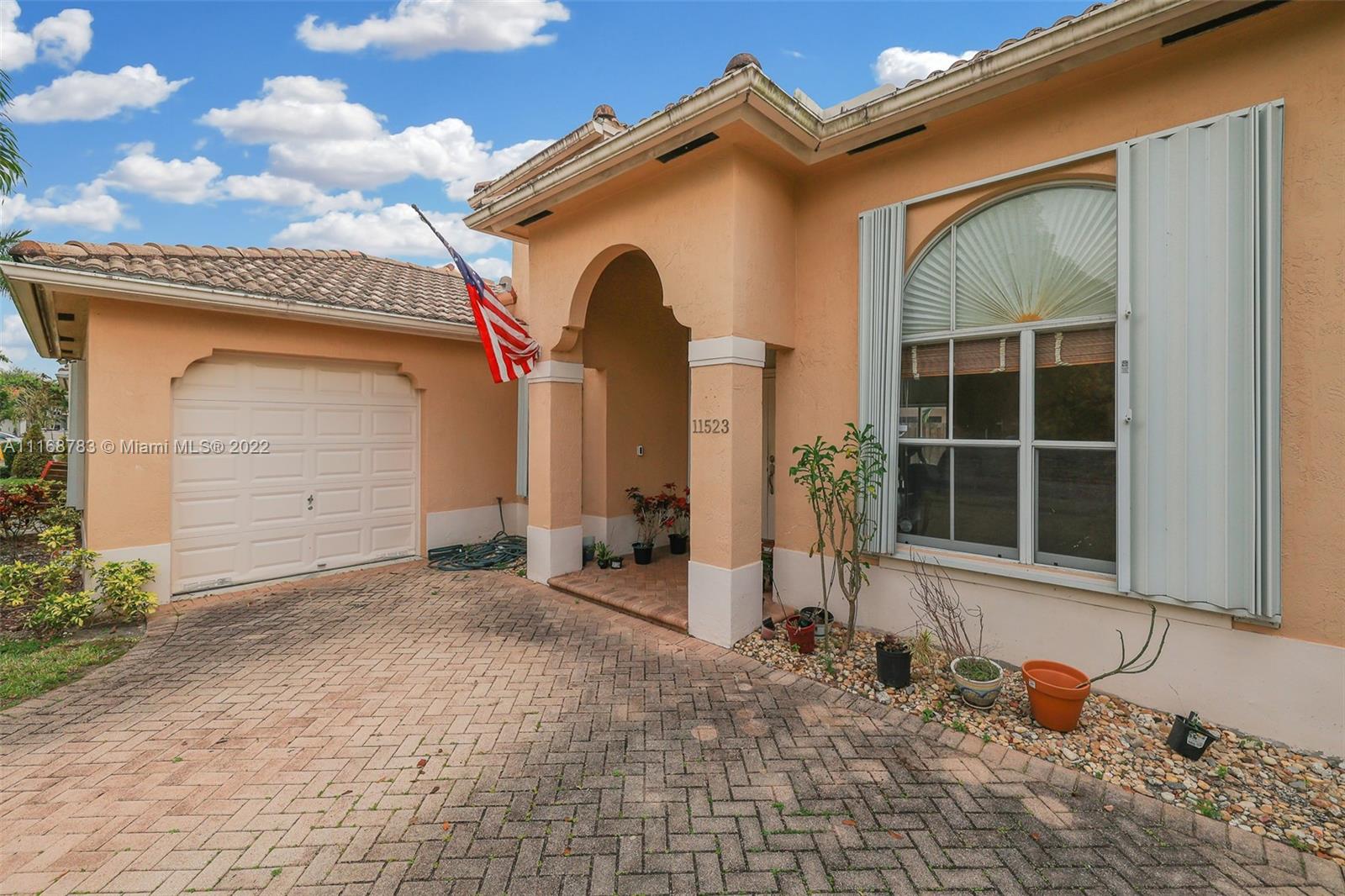 REVISED PLAT OF HAMMOCKS - Residential