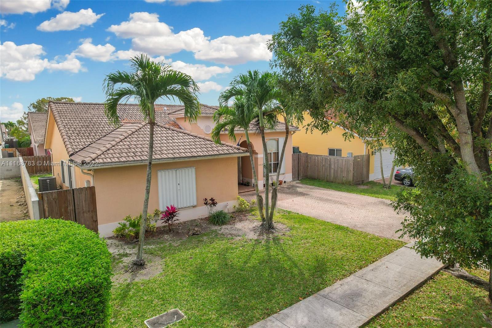 REVISED PLAT OF HAMMOCKS - Residential