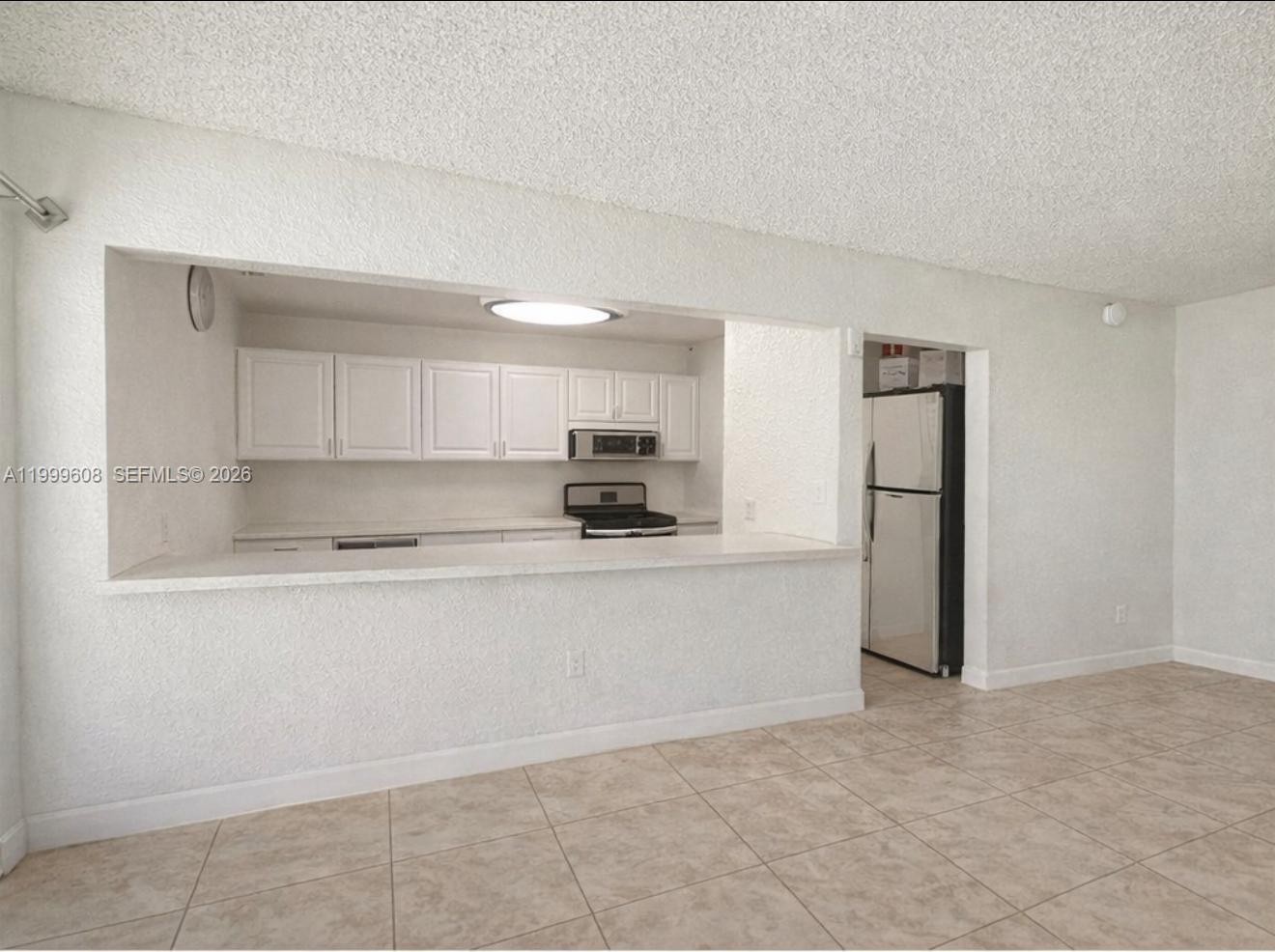 LAKEVIEW GARDENS AT MIAMI - Residential Lease