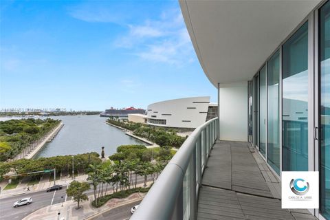 888 Biscayne Blvd 911 Miami FL 33132