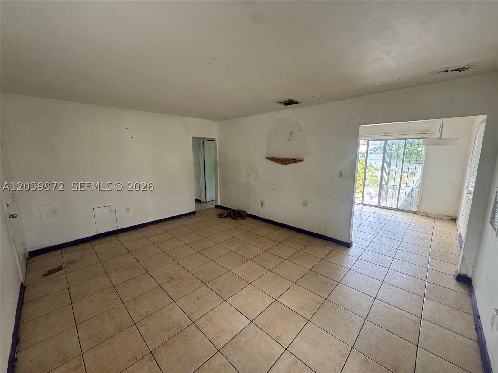 3320 NW 87th Ter