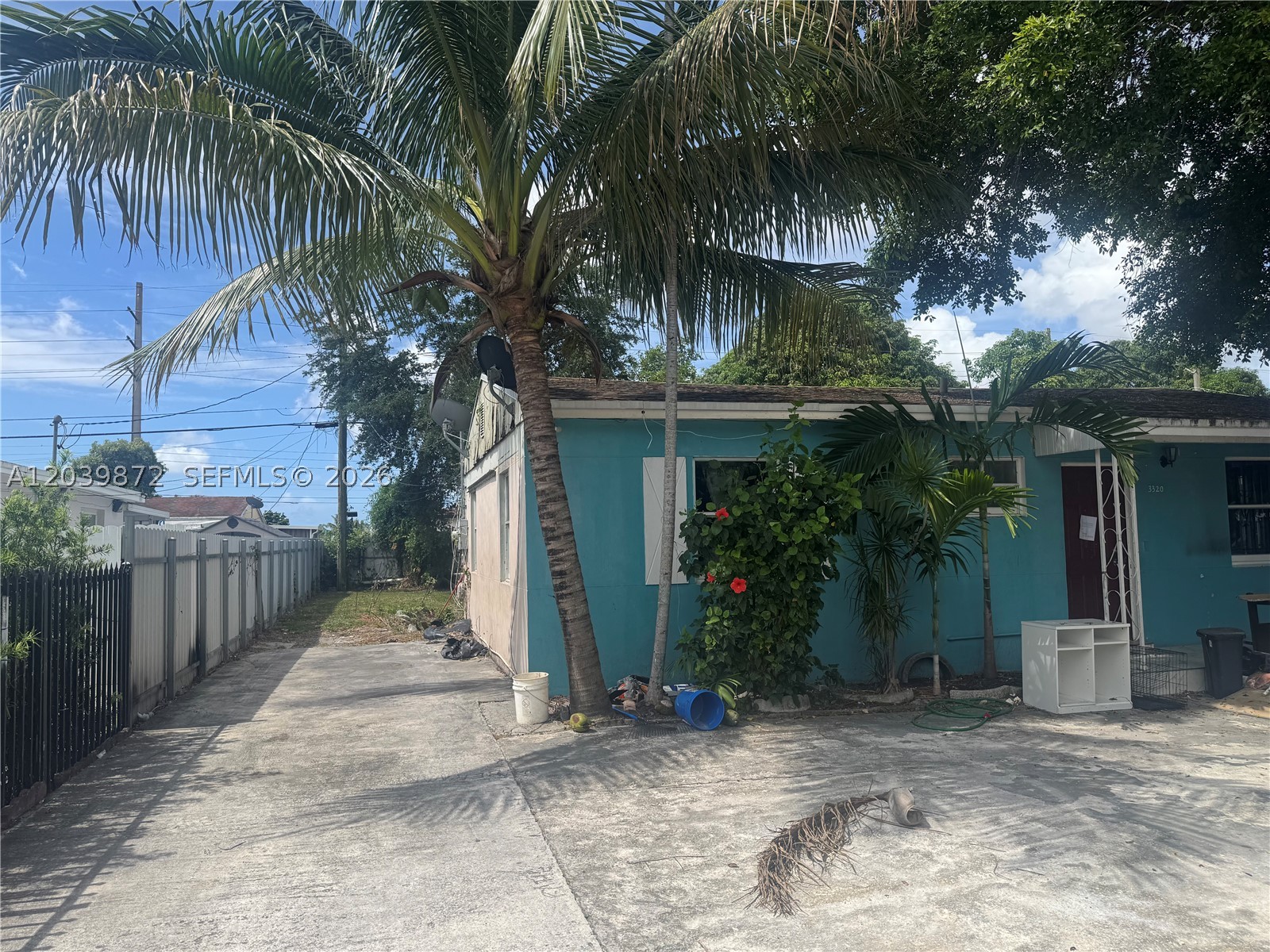 3320 NW 87th Ter