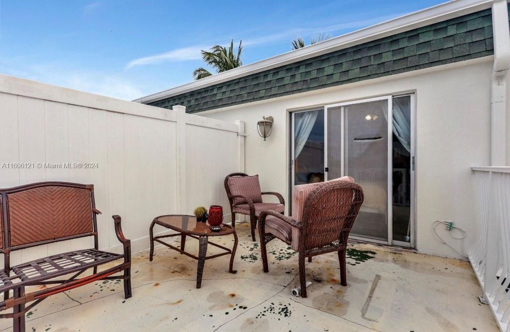 Photo of 202 S Federal Hwy #1, Lake Worth, FL 33460 (MLS # A11606121)