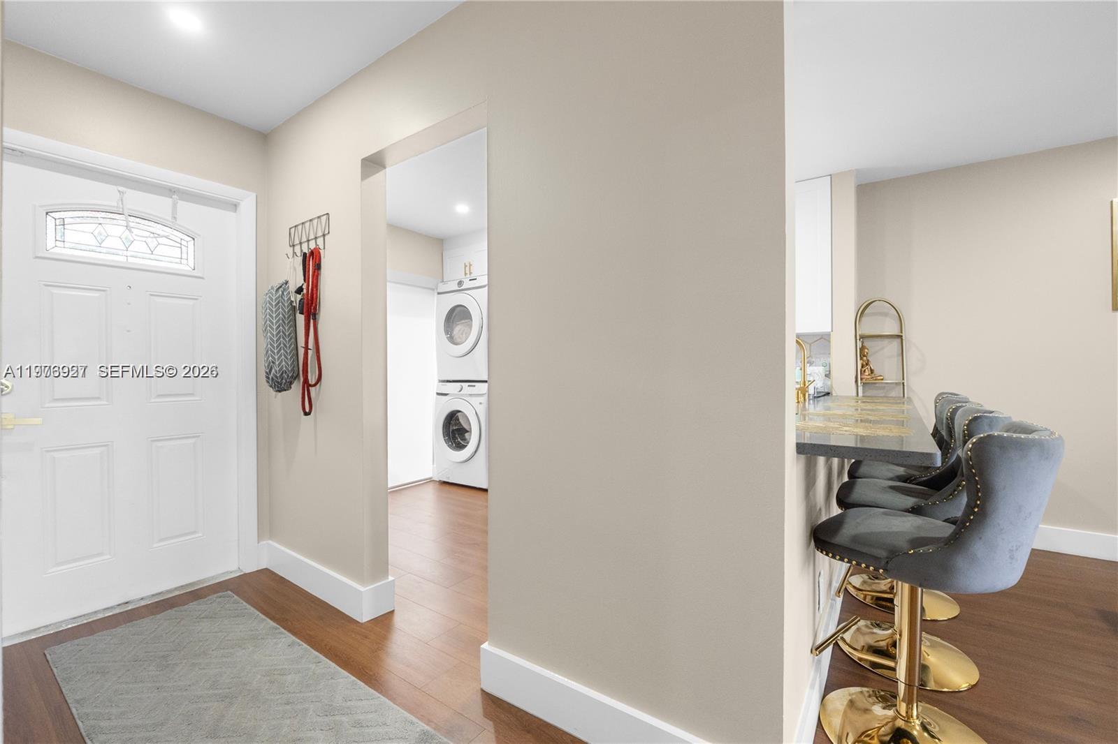 LAKEWOOD EAST SEC 1 - Residential Lease