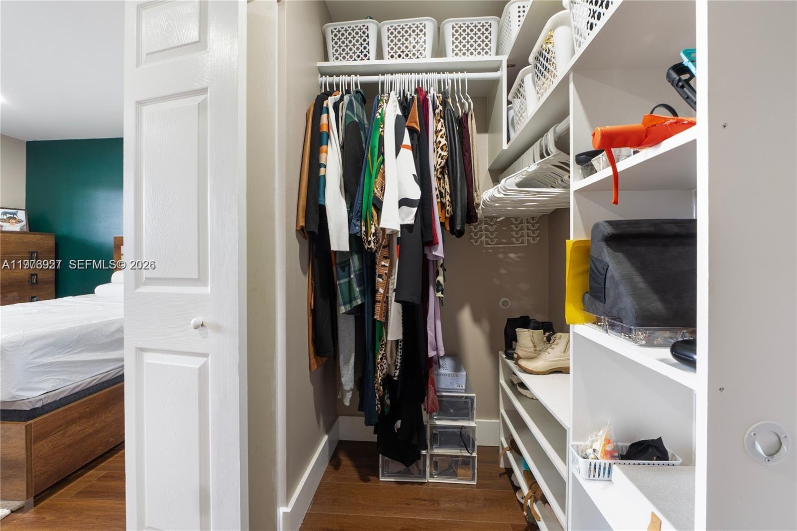 LAKEWOOD EAST SEC 1 - Residential Lease