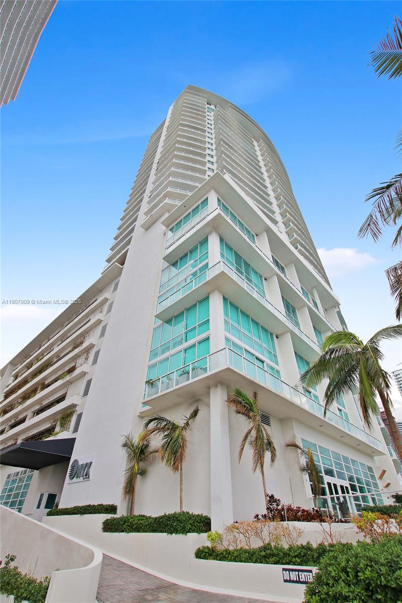 ONYX ON THE BAY CONDO - Residential Lease