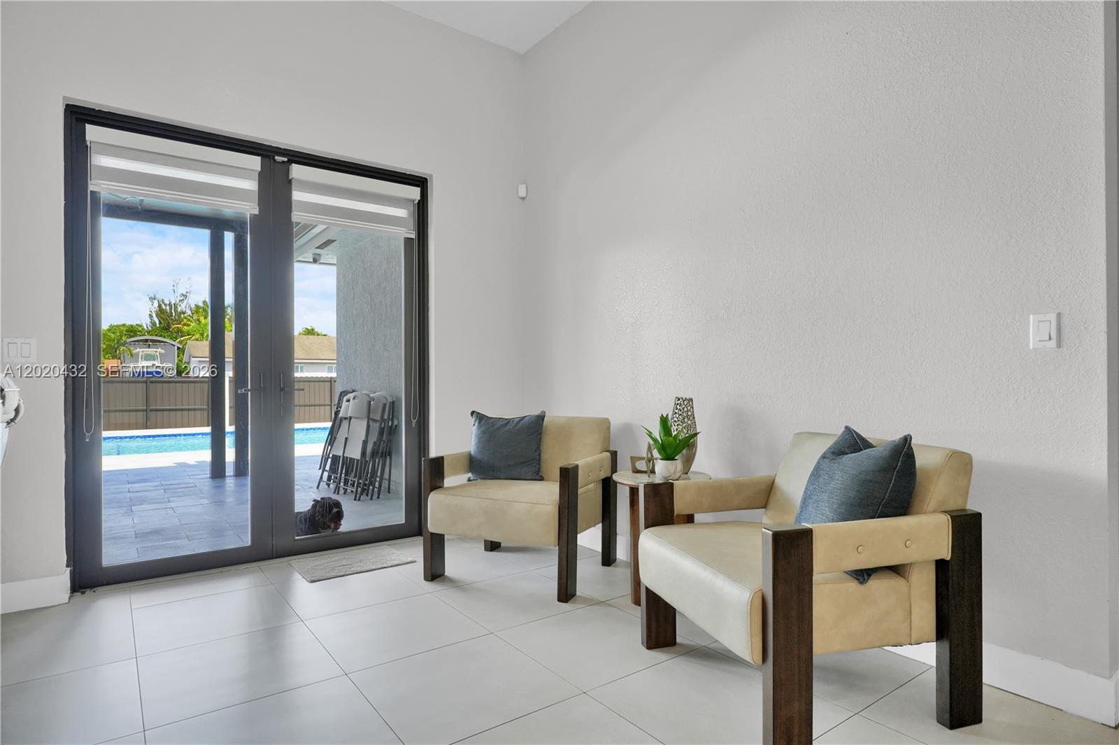 SOUTH MIAMI LAKES - Residential