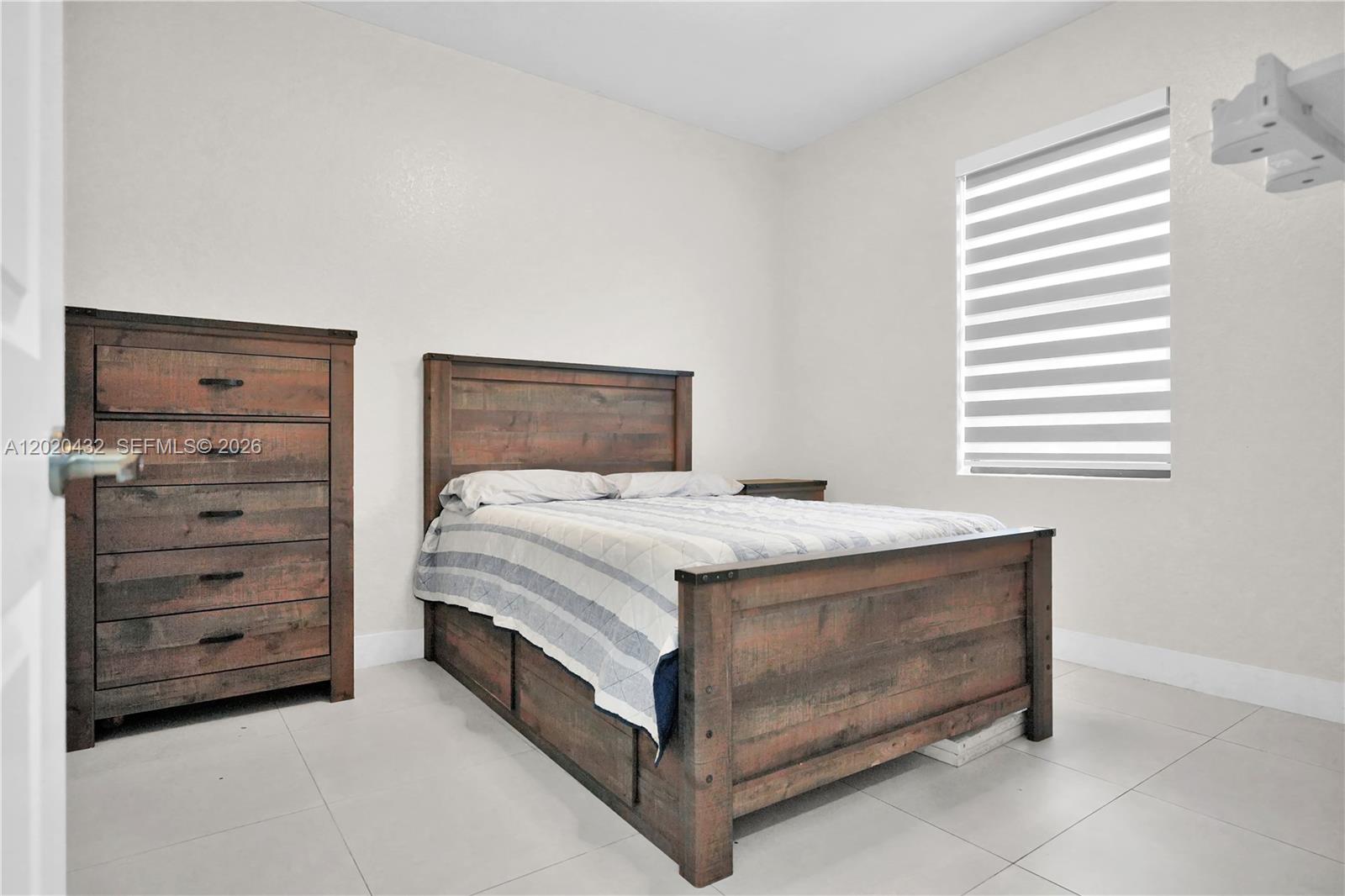 SOUTH MIAMI LAKES - Residential
