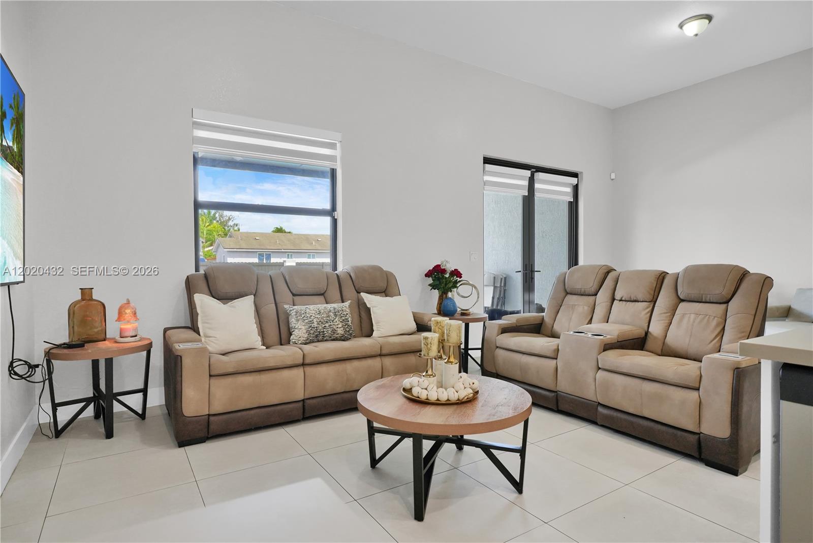 SOUTH MIAMI LAKES - Residential
