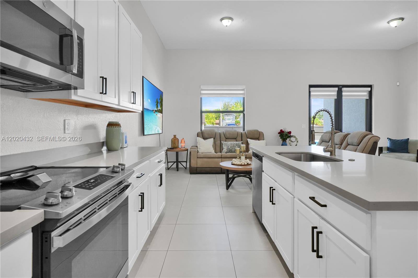 SOUTH MIAMI LAKES - Residential