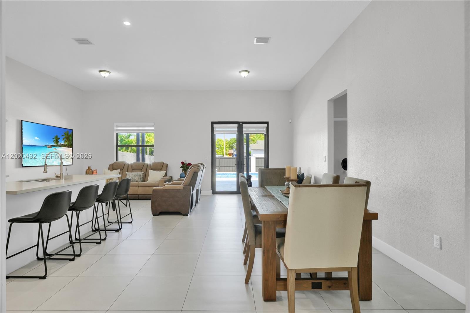SOUTH MIAMI LAKES - Residential