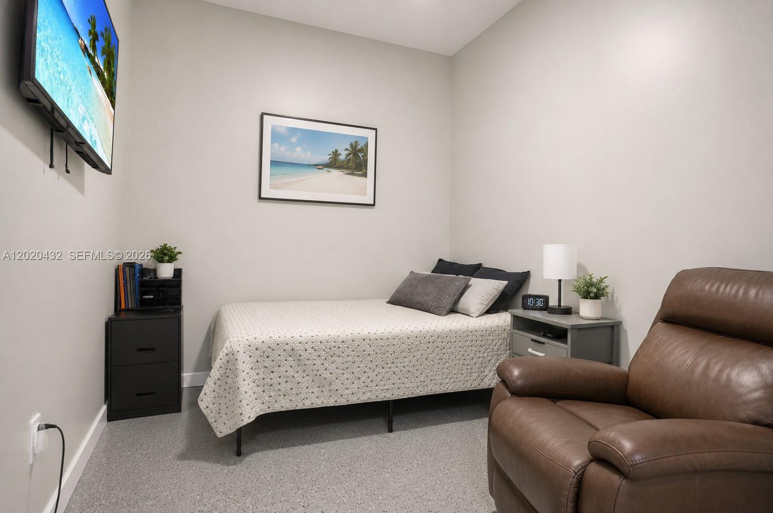 SOUTH MIAMI LAKES - Residential