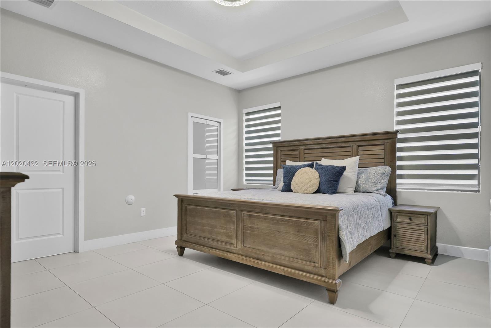 SOUTH MIAMI LAKES - Residential