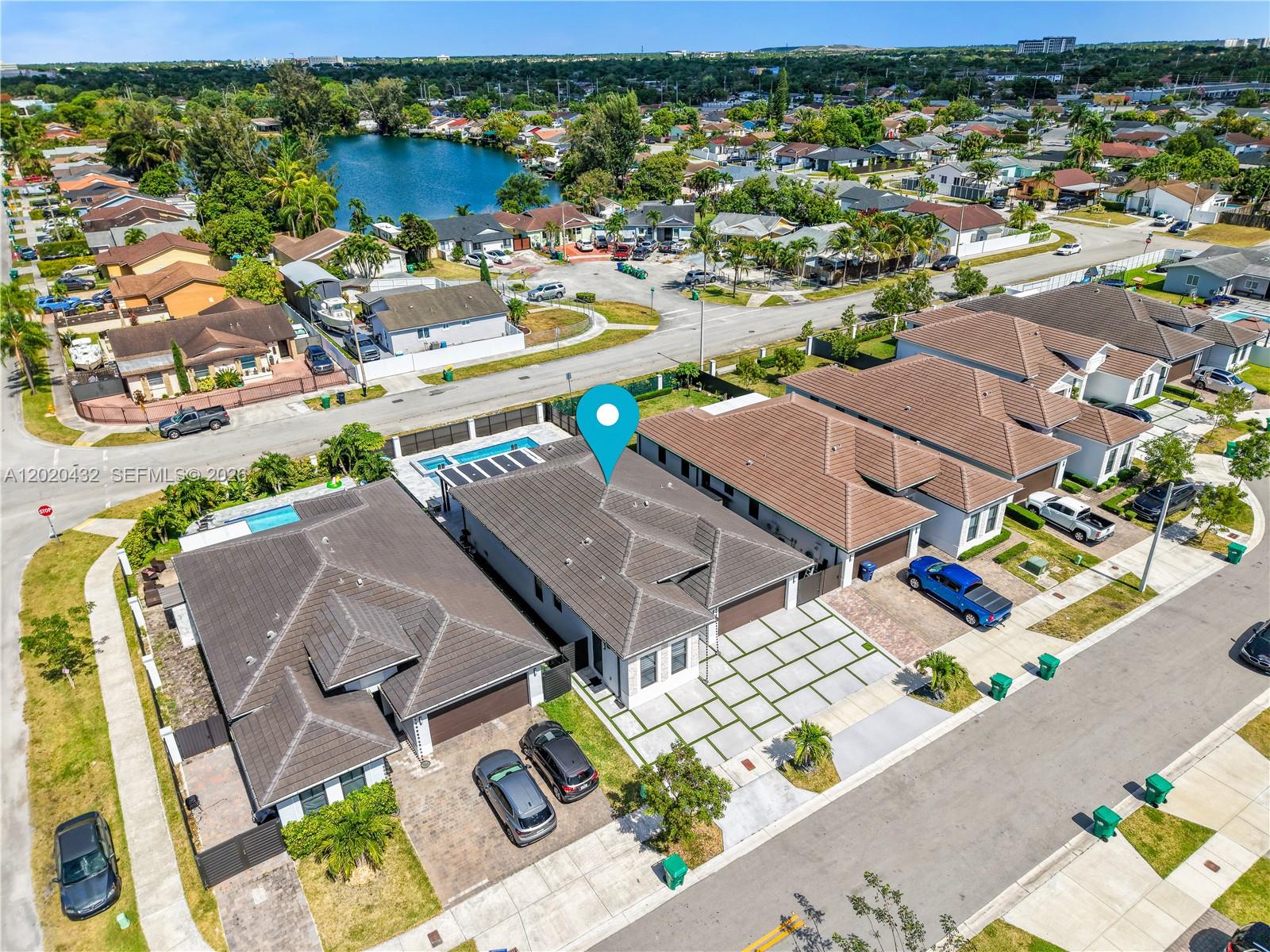SOUTH MIAMI LAKES - Residential