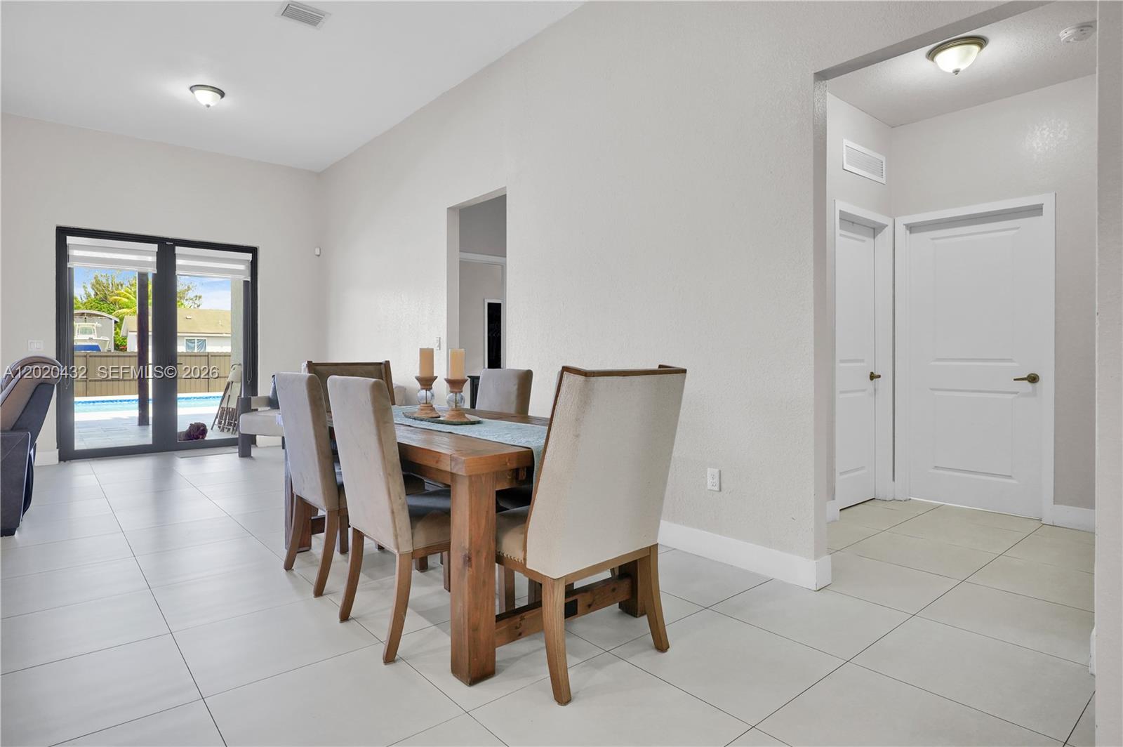 SOUTH MIAMI LAKES - Residential