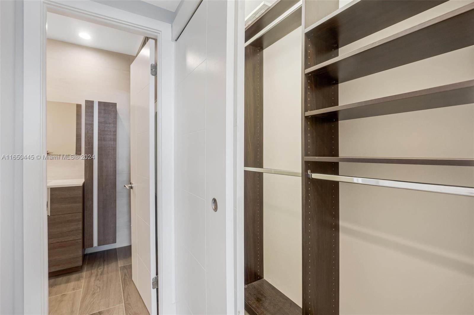 GABLES WATERWAY TOWERS CO - Residential