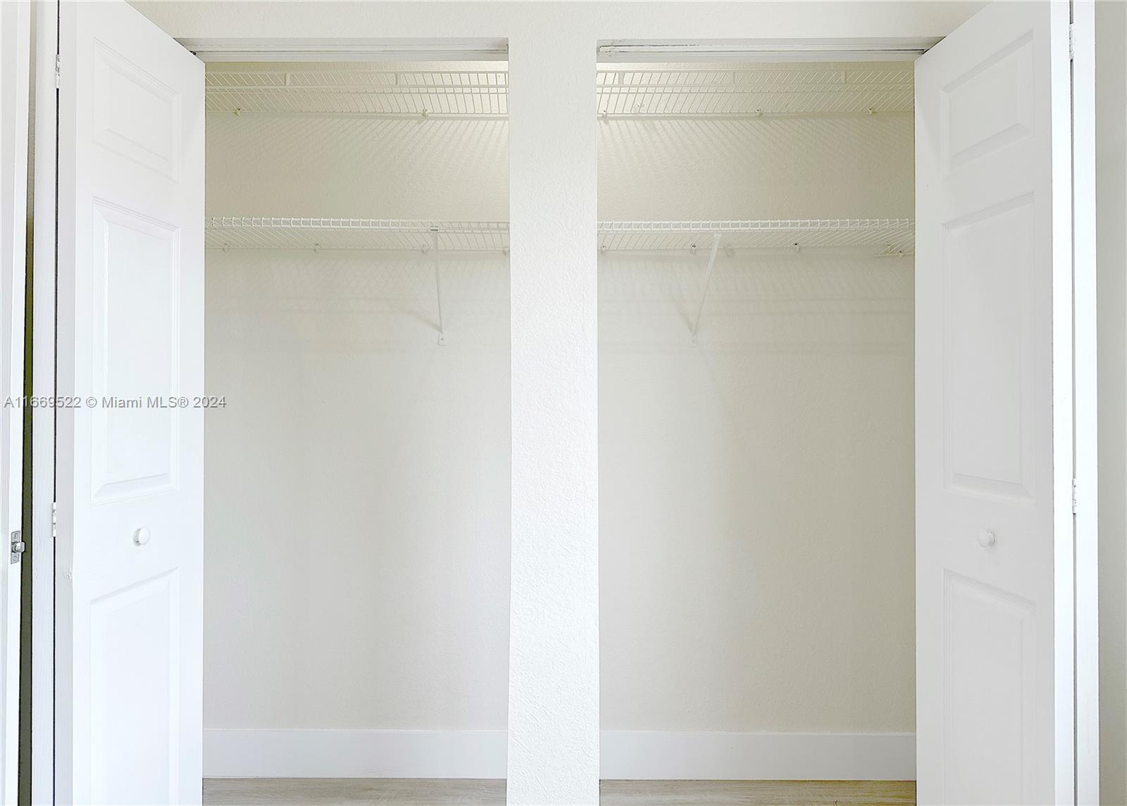 PARK PLACE AT MIDWAY COND - Residential